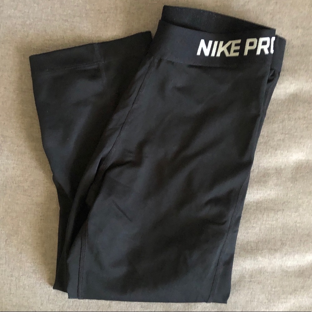 Like new Nike Pro Dri fit crop medium compression